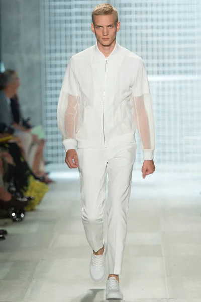 Look 44